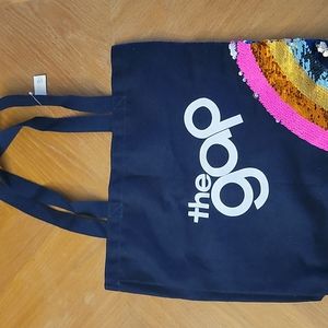 Just an everyday gap bag for the little one or whoever. Super cute!!